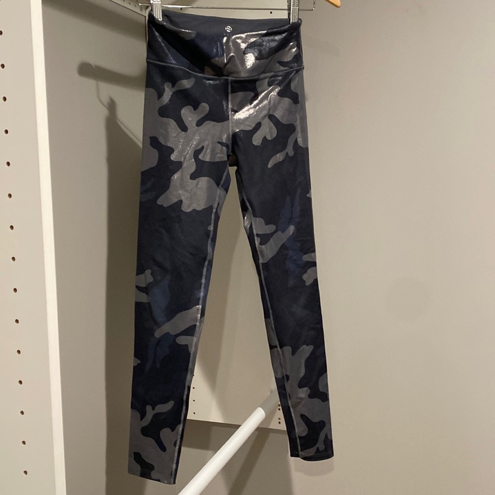 Noli metallic camo print leggings S